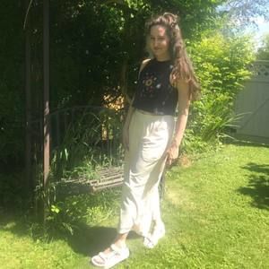 Meet your Posher, Olivia